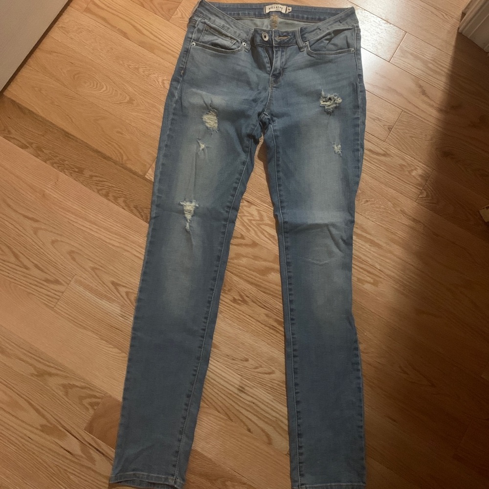 Bullhead light wash skinny jeans size 7
